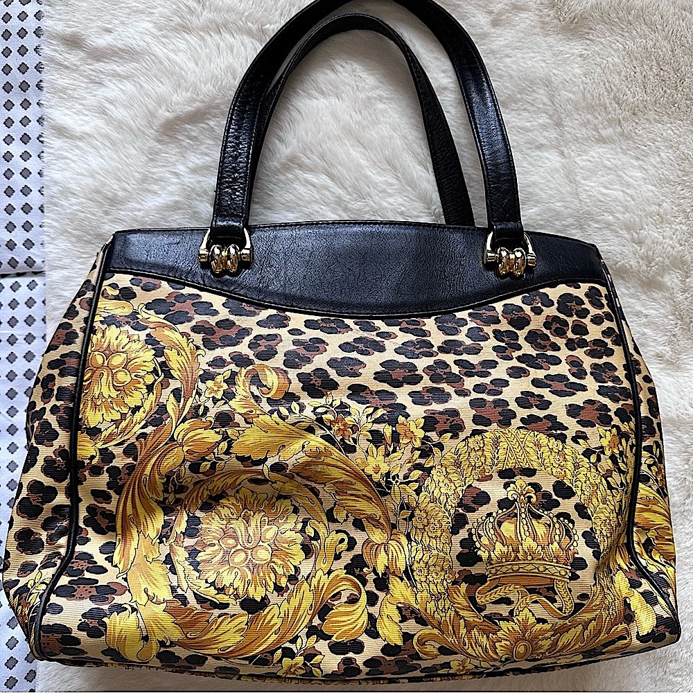 Versace Baroque Sunburst Black and Gold Tote Bag - Picture 3 of 17
